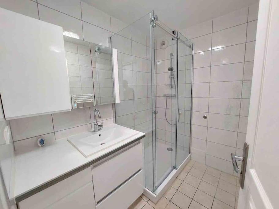 Modern One Bedroom Apartment In Cannes Exteriör bild