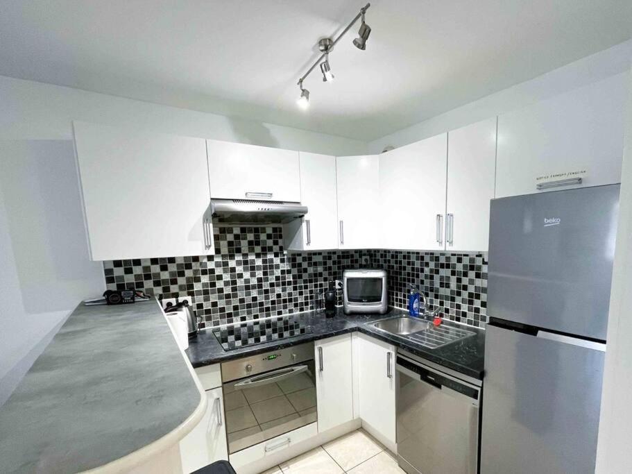 Modern One Bedroom Apartment In Cannes Exteriör bild